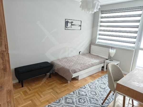 Тристаен - Център