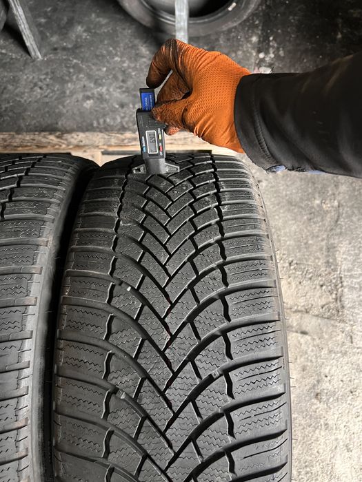 2 anvelope iarna 225/40/19 , Bridgestone , DOT 2023 , 6.4 mm