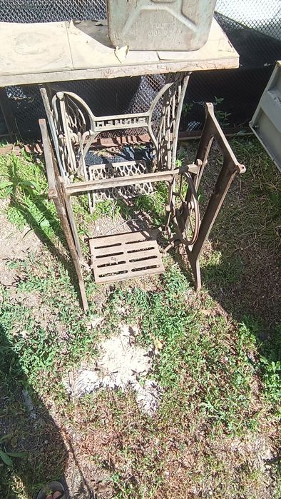 Продам столы от швейной машины