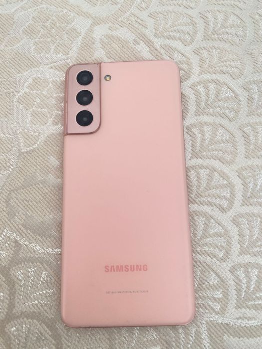 Продам Samsung Galaxy S21.