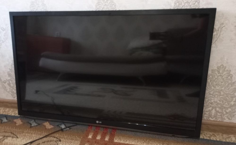 Телевизор LG в хорошем состояние