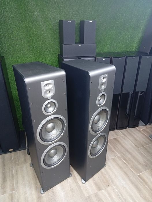 Флагмана от серията JBL ES-100