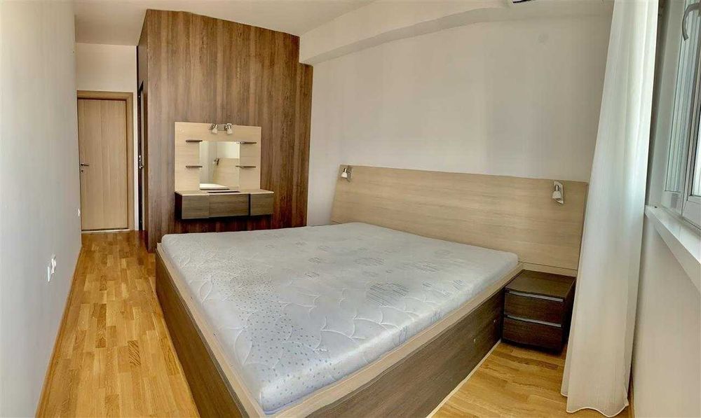 Дава се под наем Двустаен апартамент в Бургас, Център - 54 кв.м за 204 € - Снимка #3