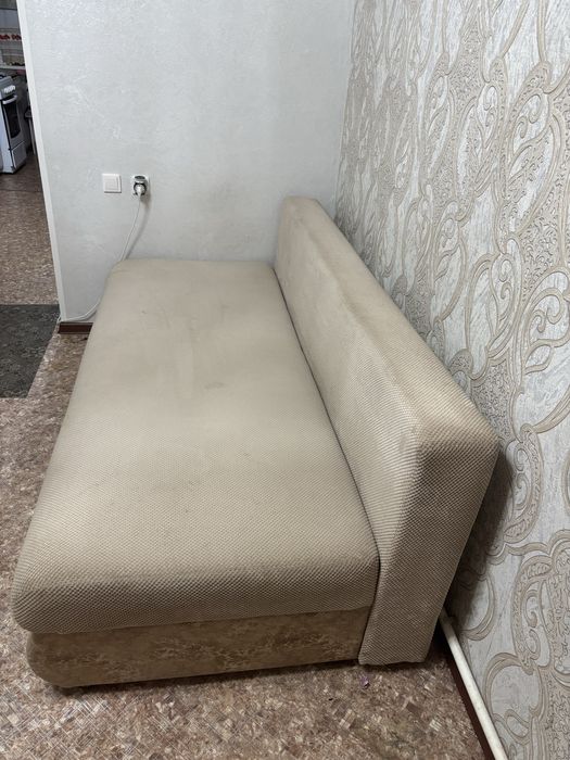 Продам диван срочно самовывоз