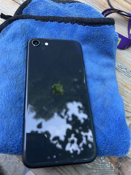 Iphone se 2020 на запчасти аклоуд