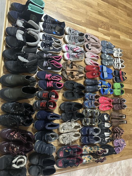 Продам детскую обувь