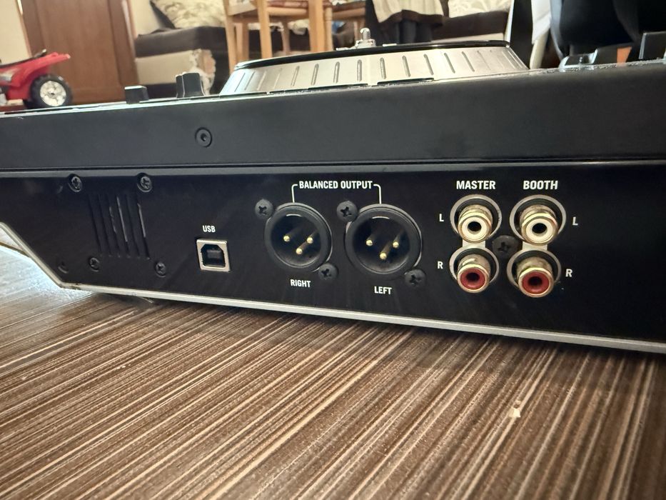 Numark NS7 Пулт Качествен