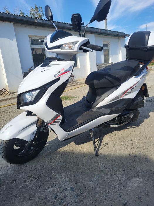 мопеды  / скутеры