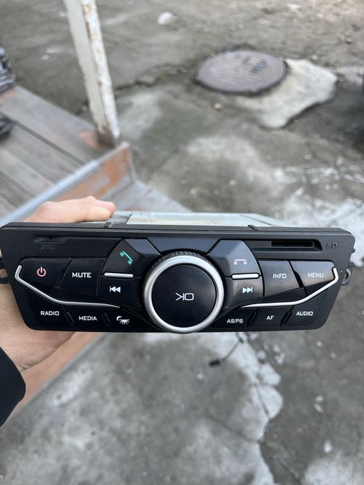 Приора магнитофон