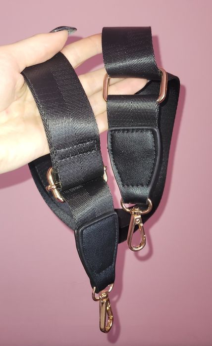 Дамска чантичка с къса и дълга дръжка