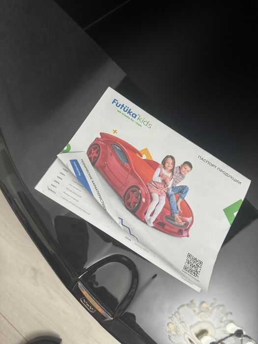 детская кровать, черного цвета