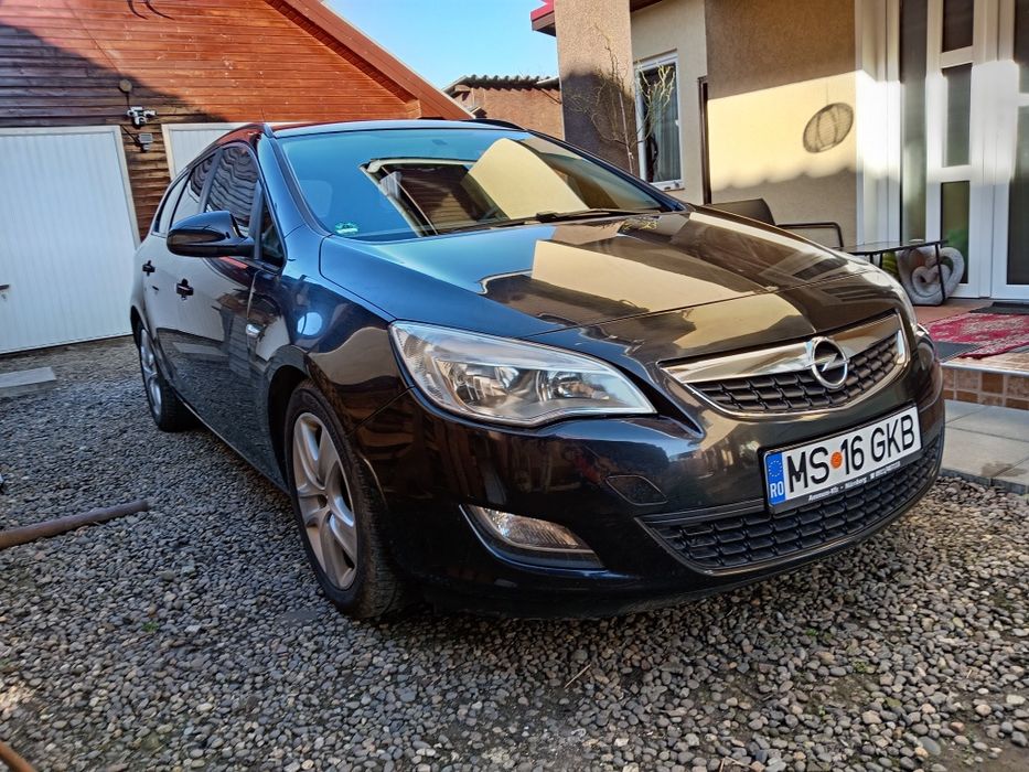 Opel astra j Sports Tourer 2011 euro 5