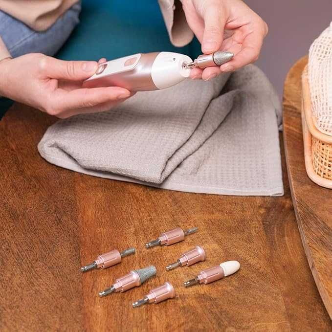 Комплект електрическа машинка за маникюр и педикюр Cecotec Bamba PinkyCare 700 Perfect Nails, седем приставки