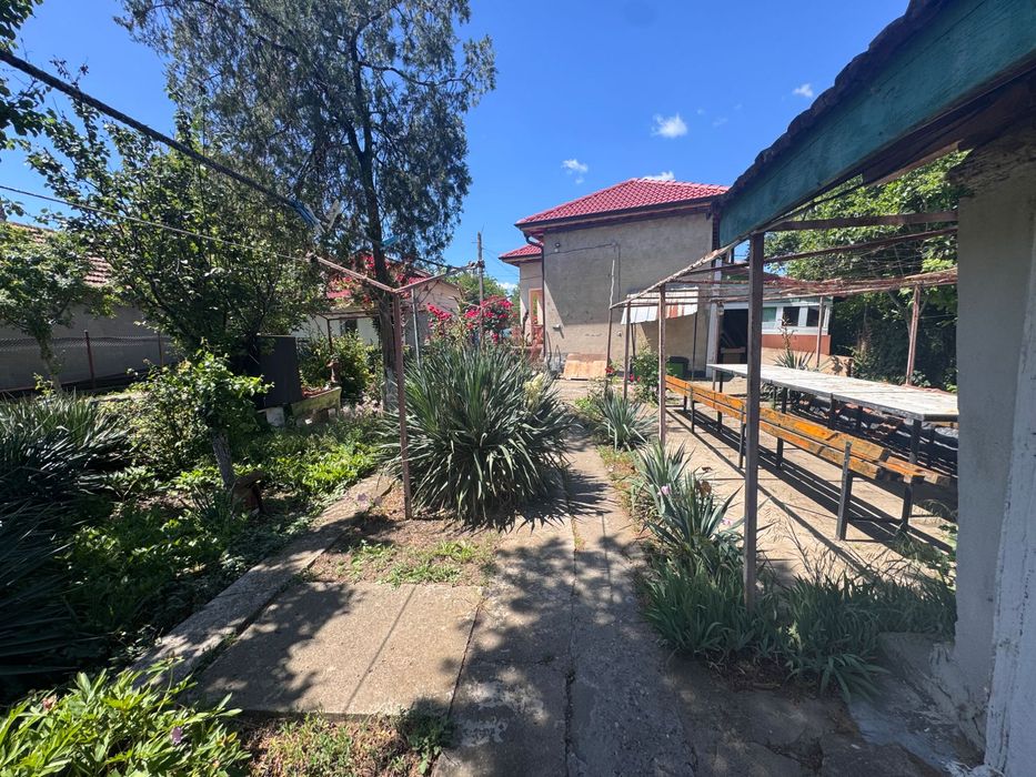 Продава се Къща в с. Бреница, Област Плевен - 500 кв.м за 100 €/кв.м - Снимка #11