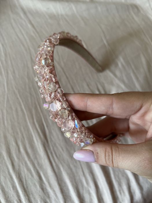 Красиви ръчно бродирани диадеми