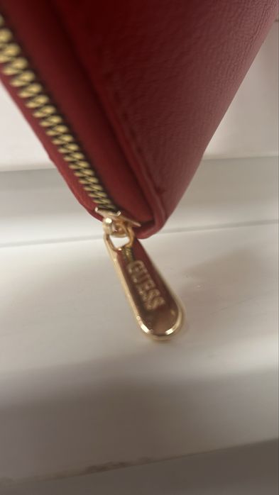 Дамско протмоне GUESS