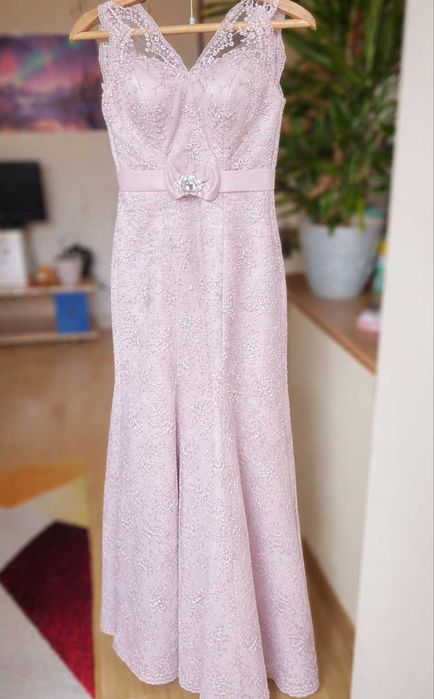 Бална рокля пепел от рози