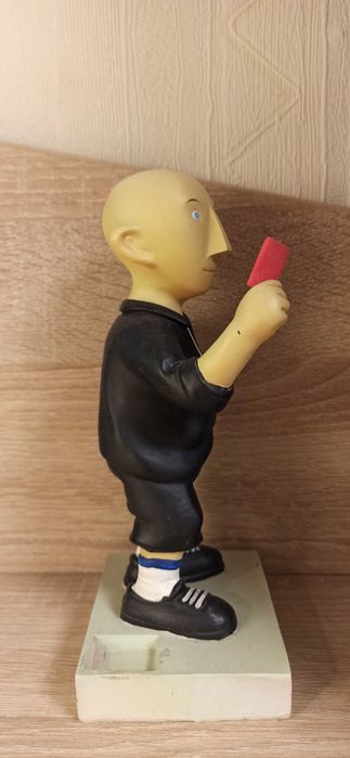 Статуетка Пиерлуиджи Колина, футболен съдия