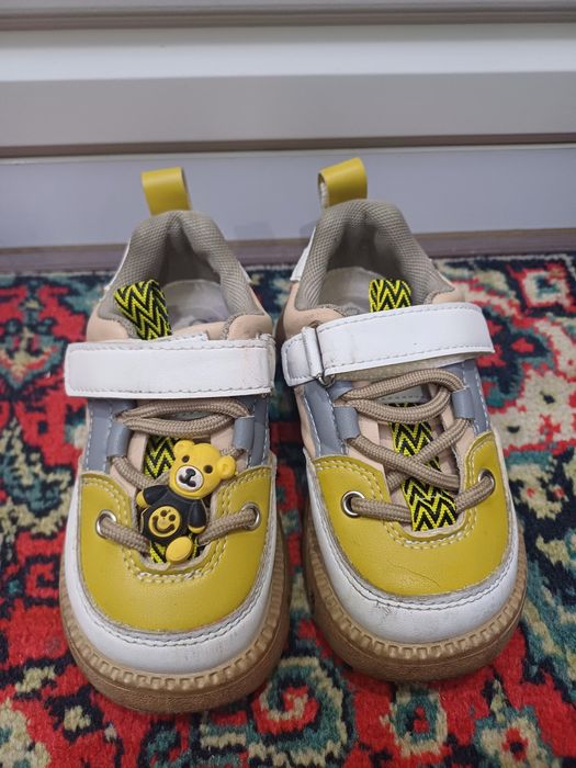 Детские кроссовки