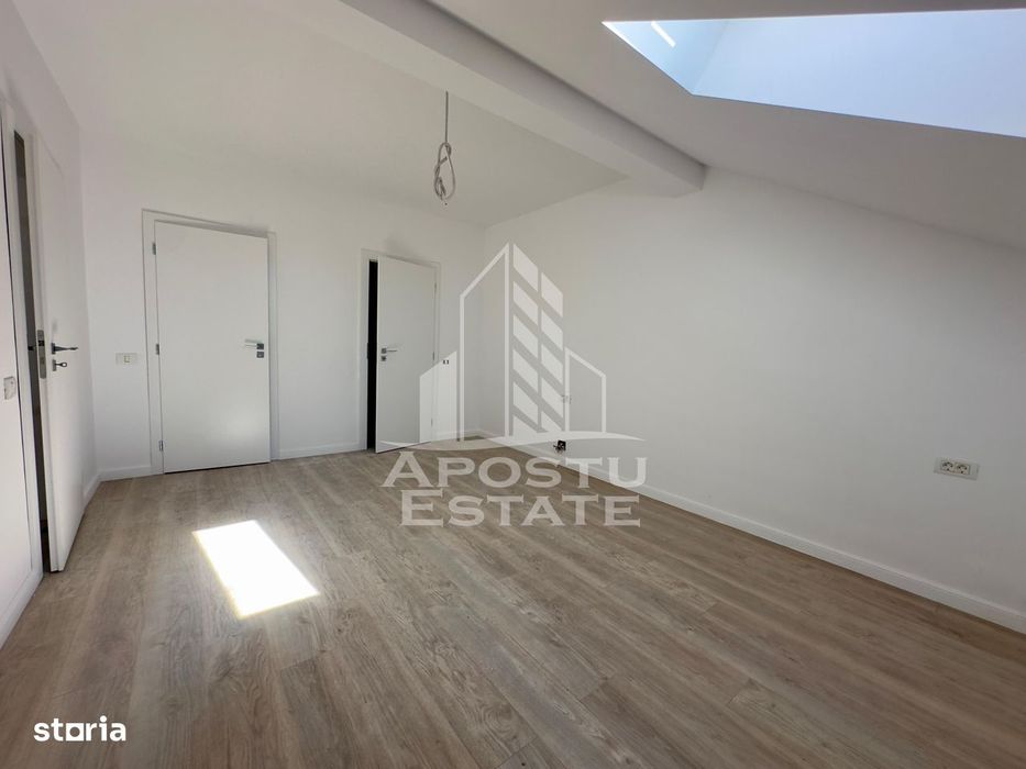 Penthouse cu 3 camere, 2 bai si dressing in spate la Lidl.