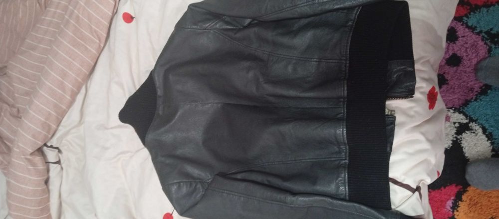 Geaca de piele bărbătească