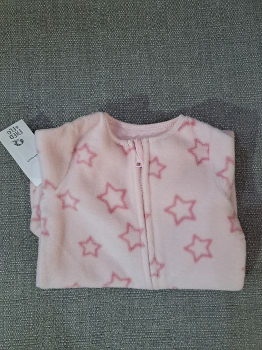 Намален Нов ромпър от пухкав полар 6-9 мес.