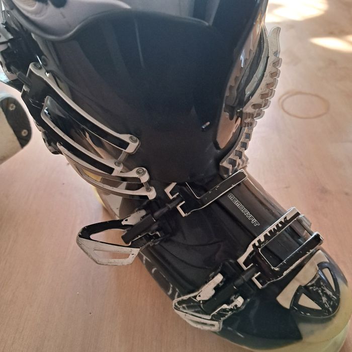 ски обувки атомиг