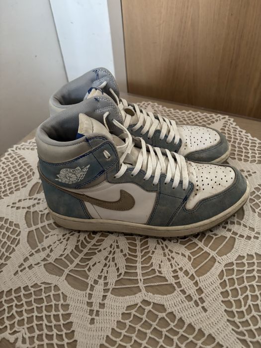 Обувки Nike Air Jordan 1 Retro High OG Hyper Royale