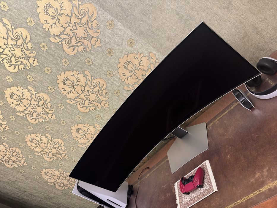 Монитор Samsung Odyssey Oled G9