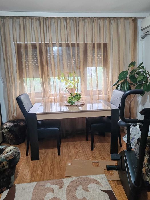 Vand ap.3 camere,str. Zavoiului