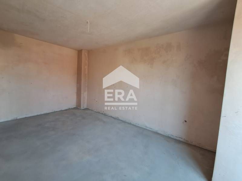 Продава се Тристаен апартамент в Варна, Погреби - 96 кв.м за 1844 €/кв.м - Снимка #1