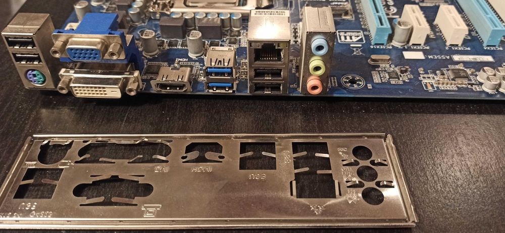 Kit Gigabyte (Z77)+ i5 + 6G RAM