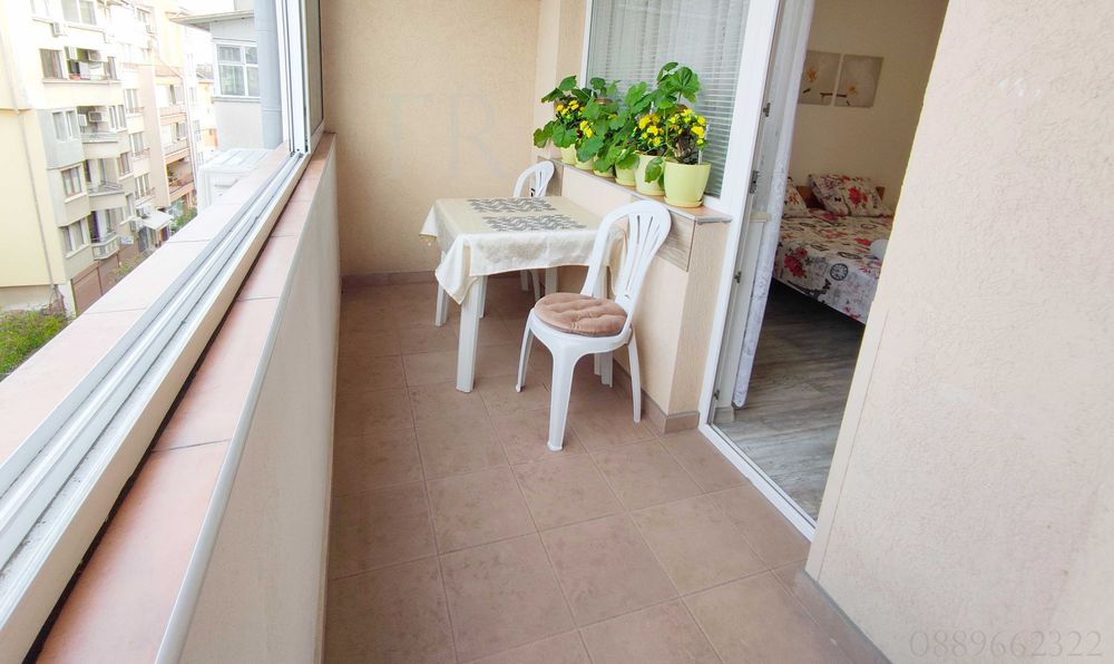 До Морска градина, двустаен за нощувки ”Плаж 1”, ж.к. Лазур, Бургас