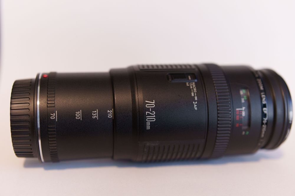 Canon EF 70-210, f4, macro