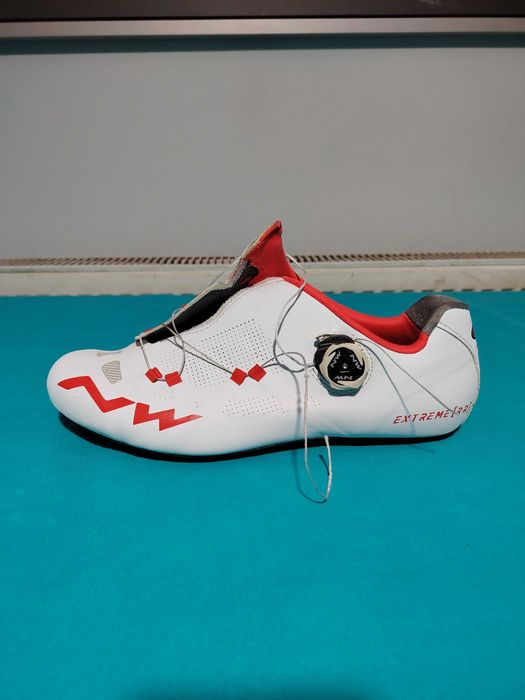 NORTHAWE Exremme RR talpă carbon, mărimea 44, interior 28,5 cm, defecți la stângul.