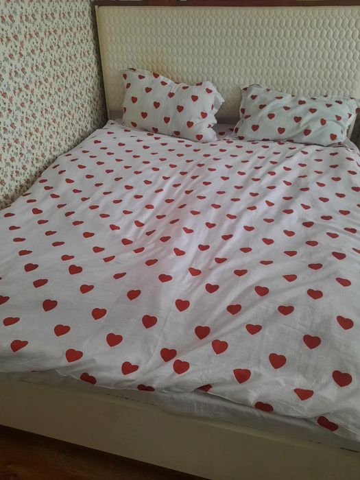 Двуспальная кровать