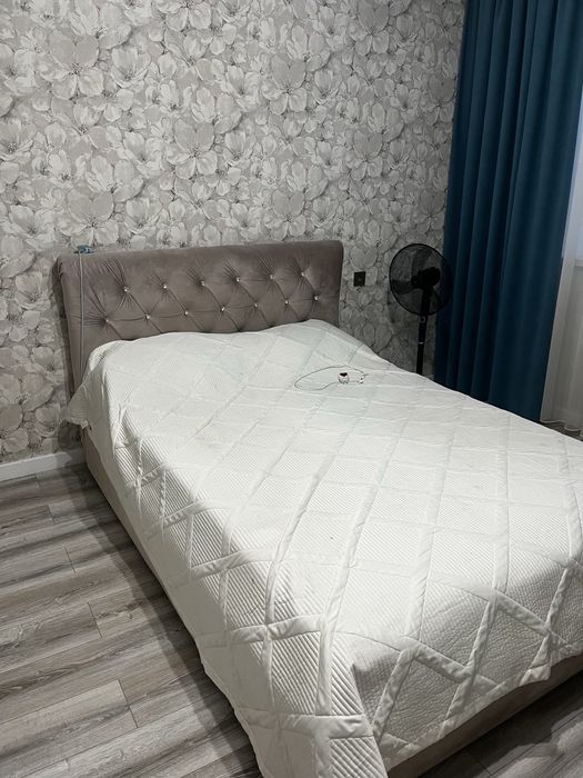 Продам кровать с матрасом