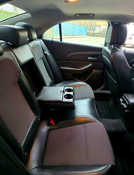 Малибу.1. Позиция.2. Механика. Люк. Краска тоза. Бензин. 2012.