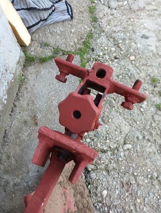 Vând plug motocultor