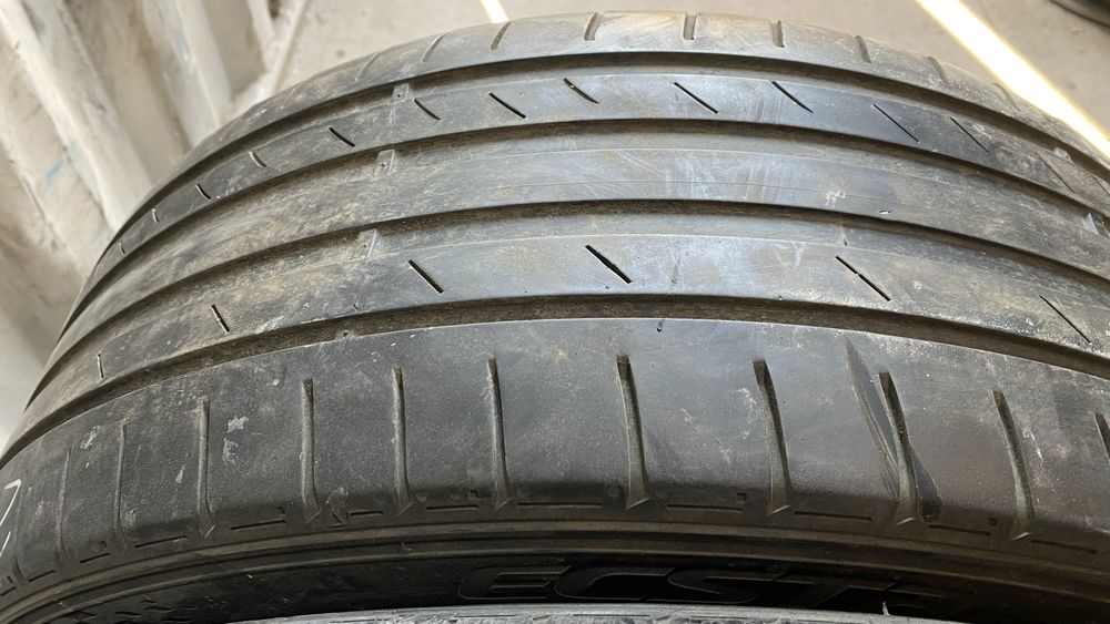 Шины Kumho 225/45/18  2 шины