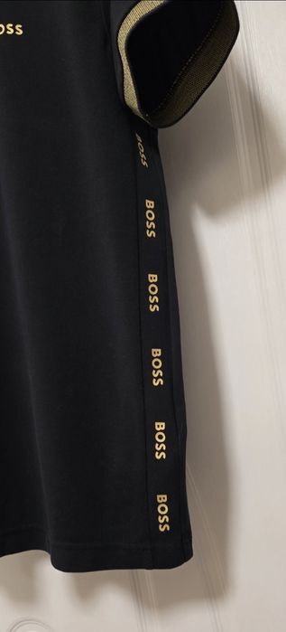 Нова.  Мъжка оригинална блузка.  HUGO BOSS