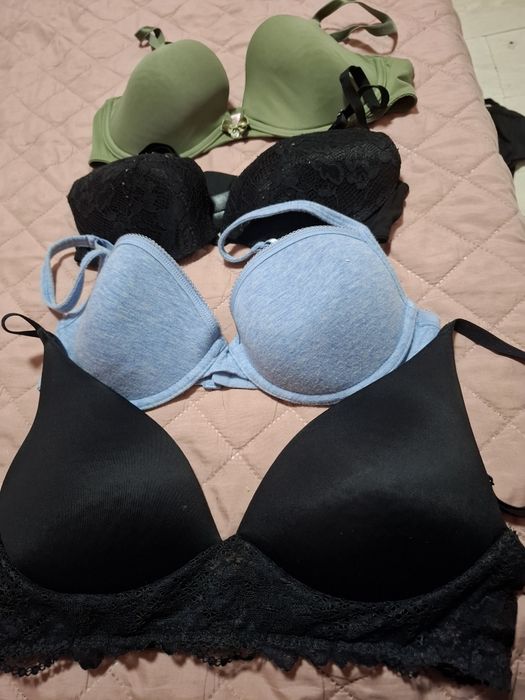 Продавам сутиени 75б