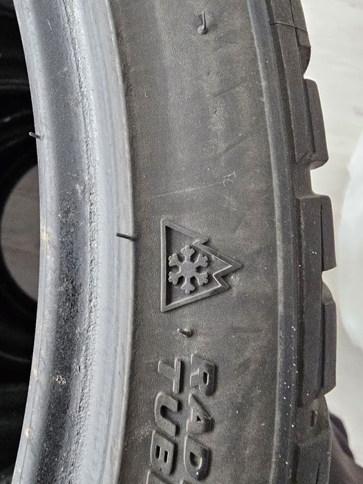 Vand cauciucuriarna 235/35/19 Hankook