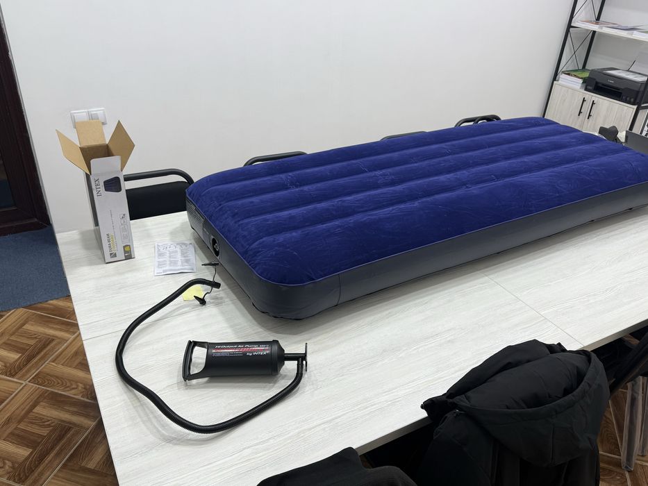 Надувной матрас с насосом, matras nasosi bilan ishiriladigan