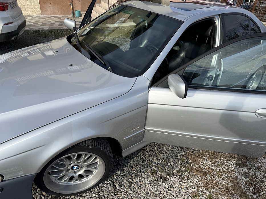 BMW 5 Series 0 — imagine 4
