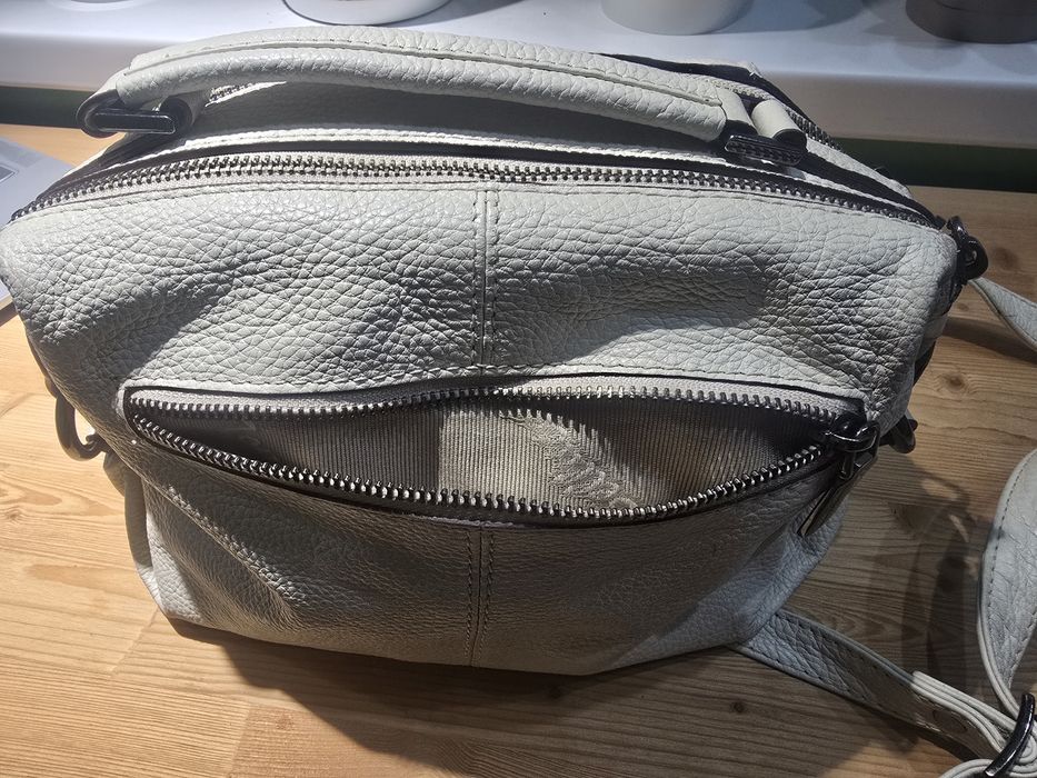 Продам сумочку белую