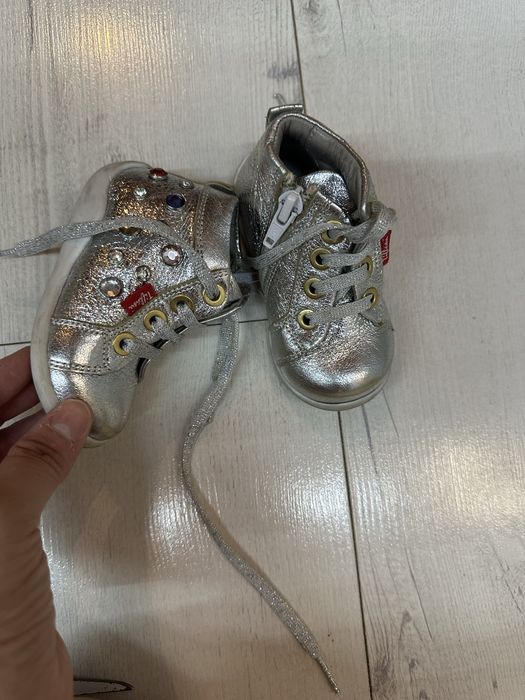 Продам все обуви по 2000тг