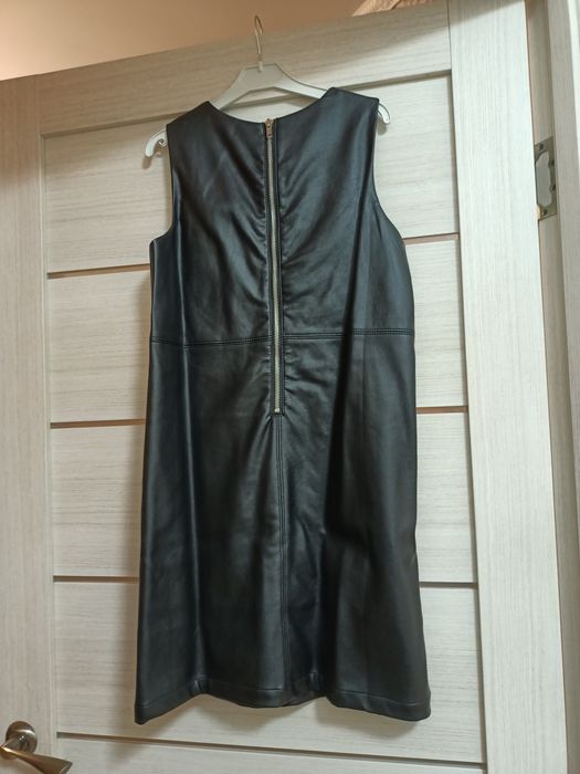 Продам платье-футляр на девочку