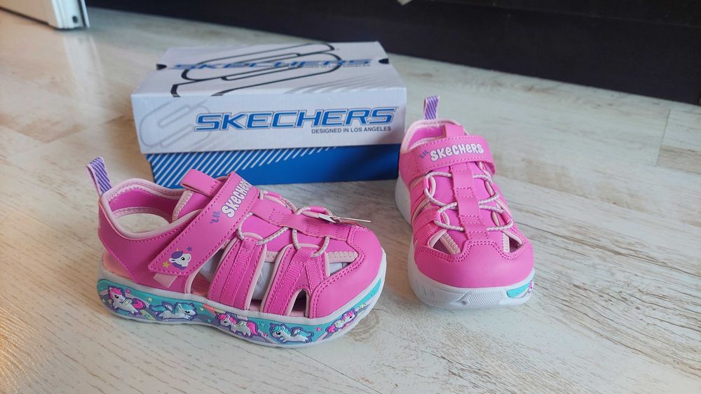 Чисто нови детски кецове Skechers. С етикет и кутия.