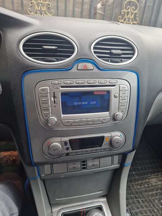 Vând sau schimb Ford focus